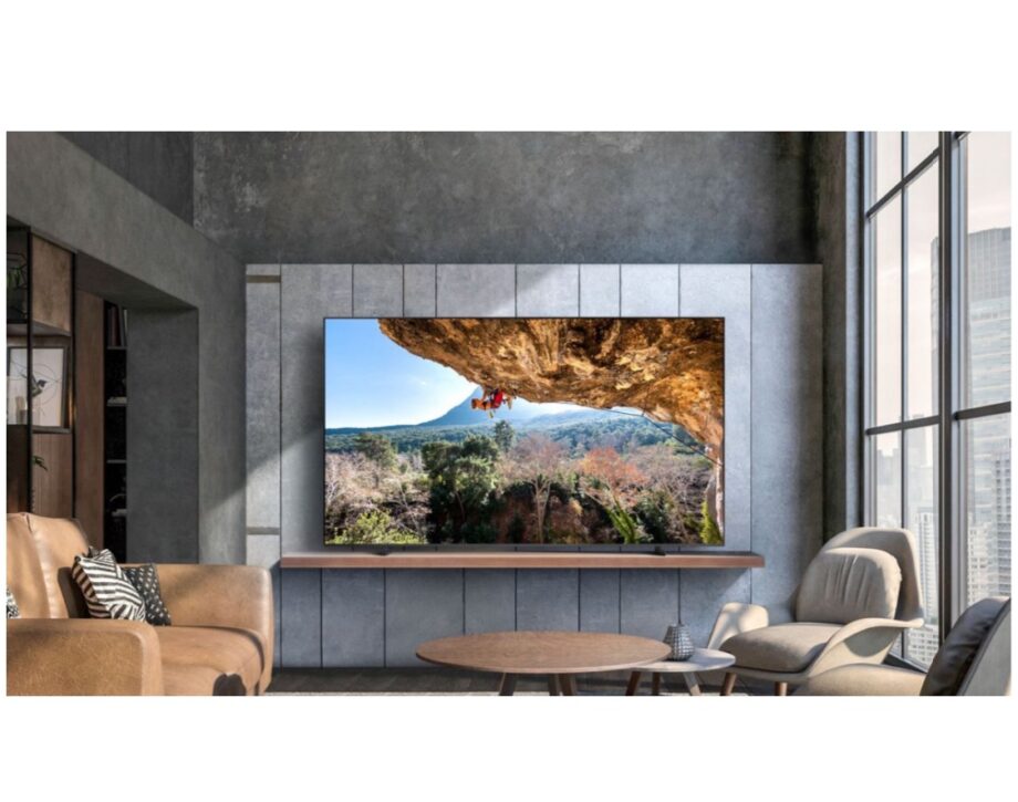 Samsung 85" DUE800 100Hz Crystal UHD Smart TV with 4k
Upscaling