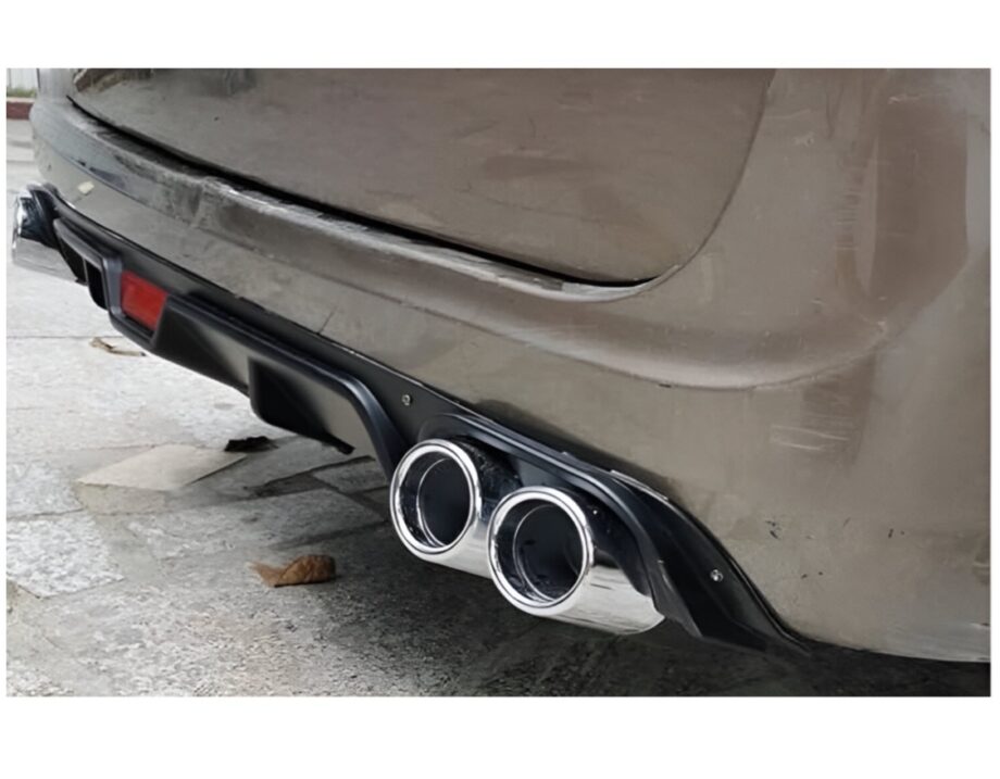 Universal Car Rear Bumper
Diffuser Lip Spoiler for Enhanced Aerodynamics
