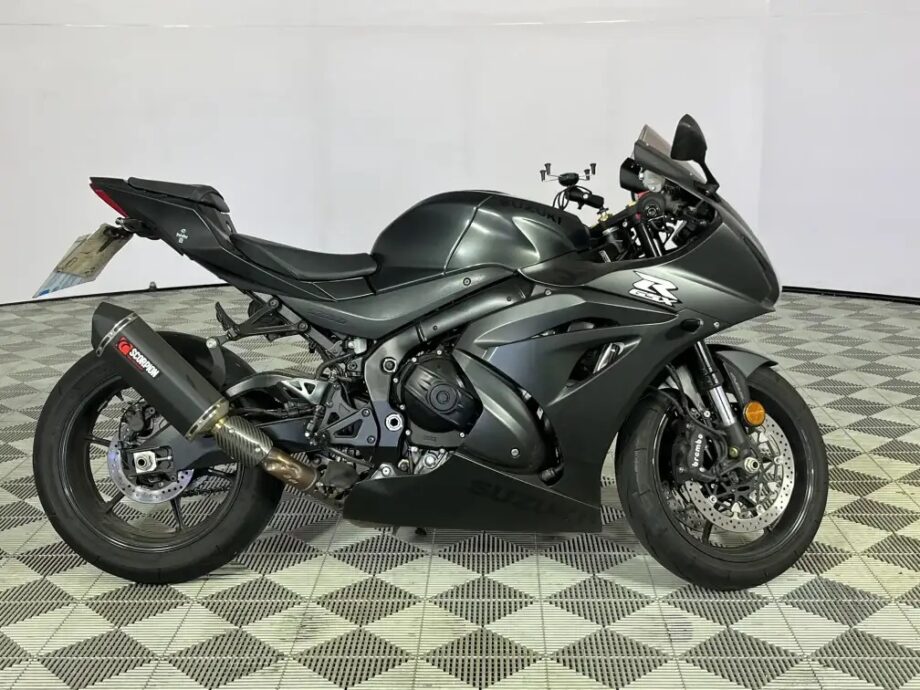 2022 Suzuki GSX-R GSX-R1000a