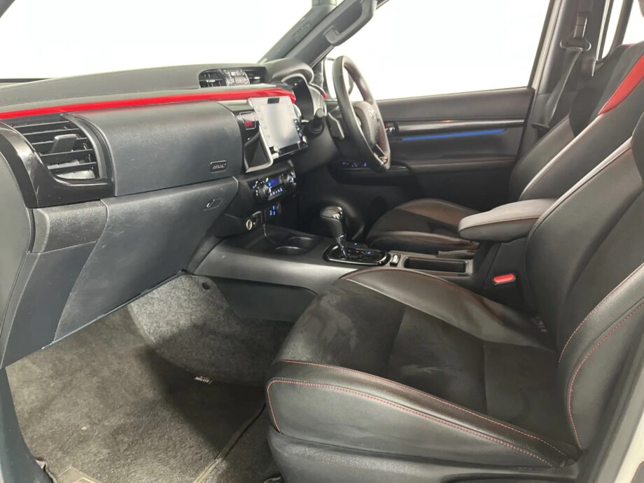 2022 Toyota Hilux 2.8 Gd- 6 RB
Legend RS 4x4 Auto Pick Up
Double Cab